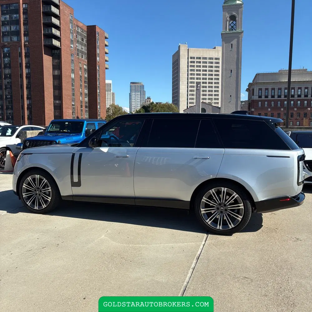 2023 Land Rover Range Rover P530 SE LWB