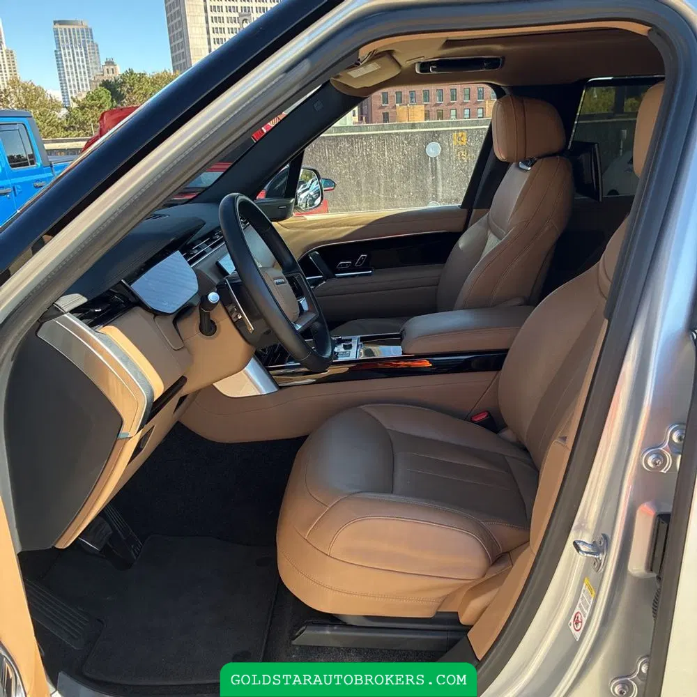 2023 Land Rover Range Rover P530 SE LWB