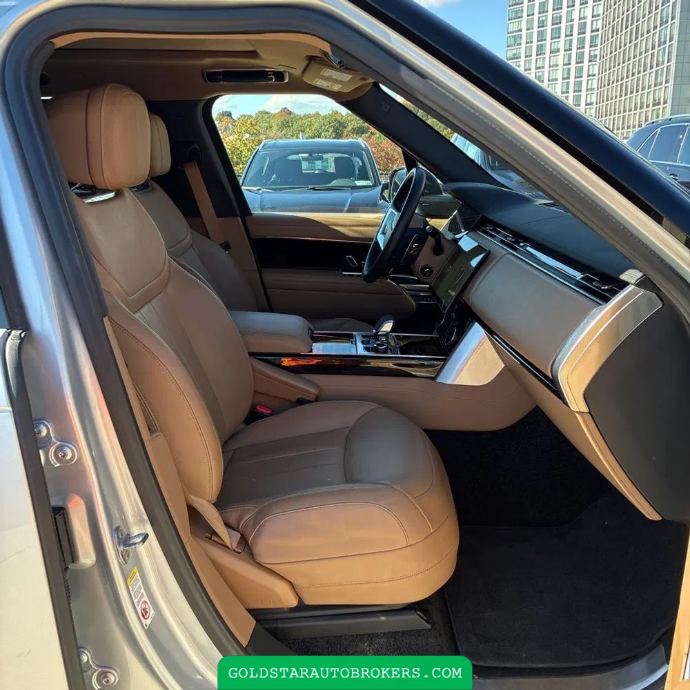 2023 Land Rover Range Rover P530 SE LWB