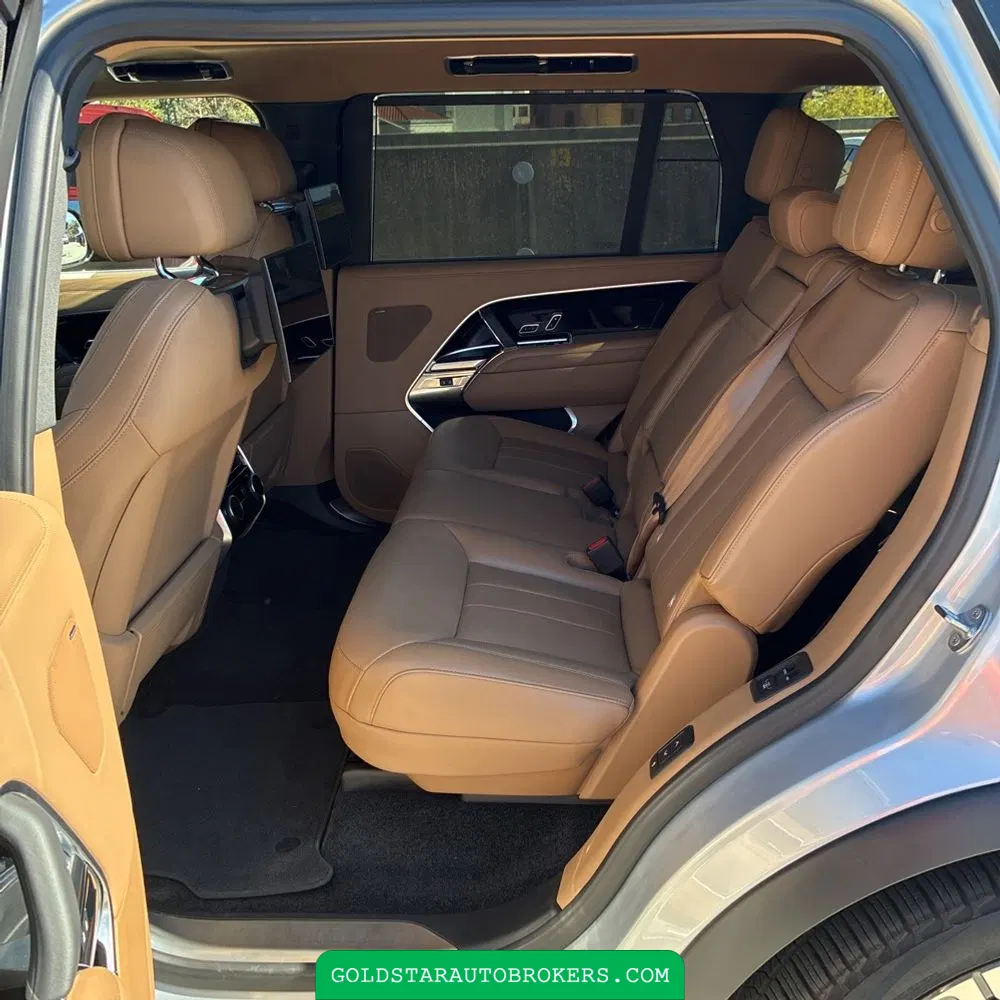 2023 Land Rover Range Rover P530 SE LWB