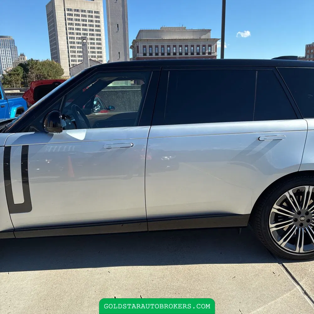 2023 Land Rover Range Rover P530 SE LWB