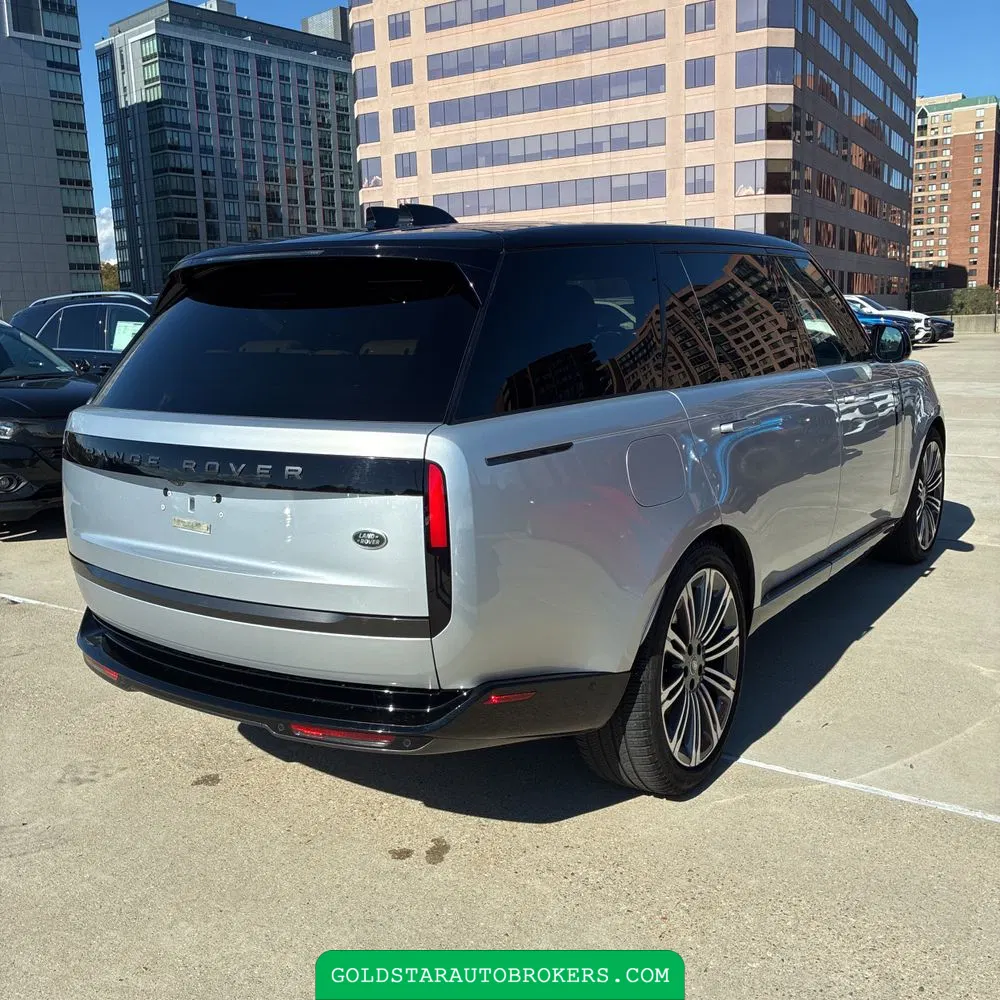 2023 Land Rover Range Rover P530 SE LWB