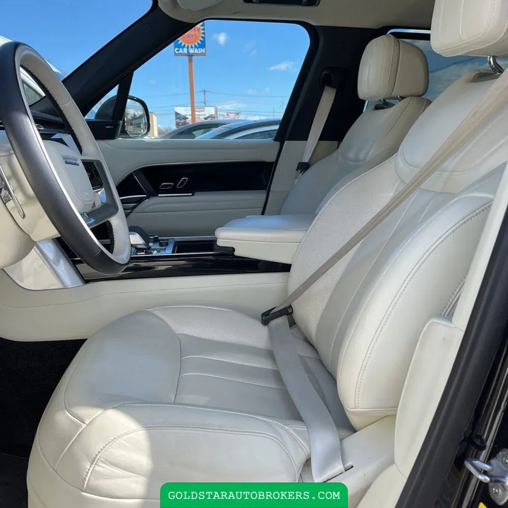 2023 Land Rover Range Rover P530 SE LWB