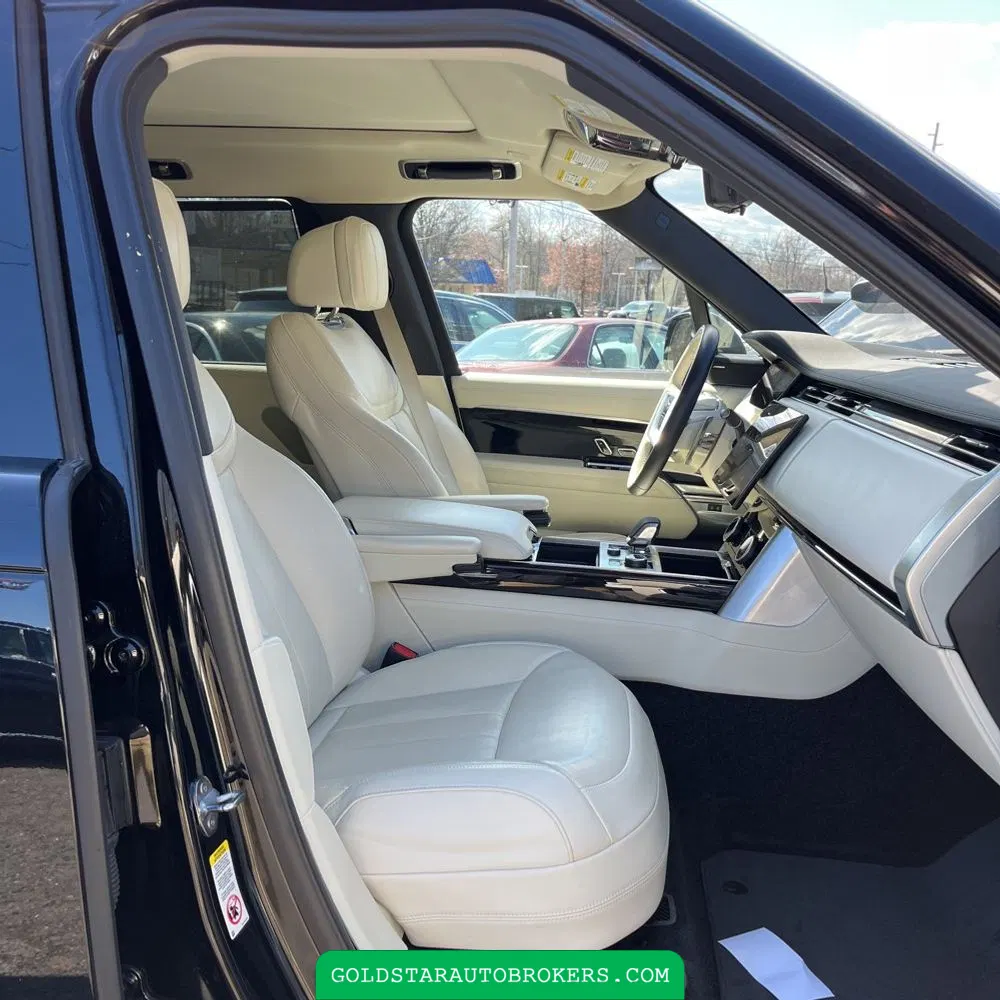 2023 Land Rover Range Rover P530 SE LWB