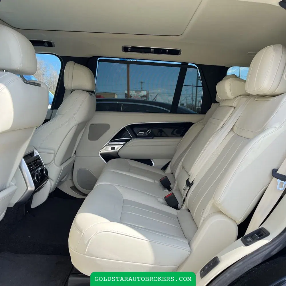 2023 Land Rover Range Rover P530 SE LWB