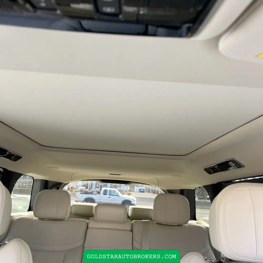 2023 Land Rover Range Rover P530 SE LWB