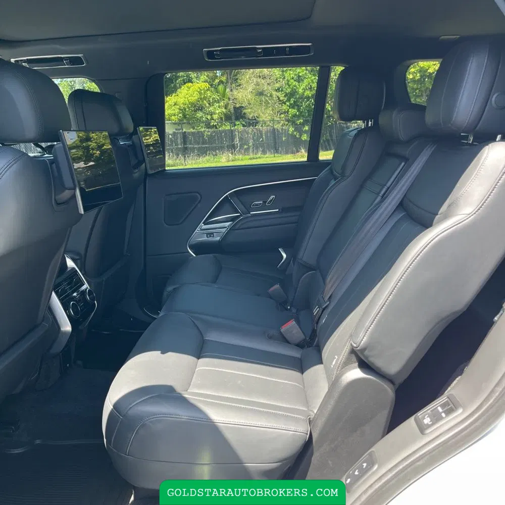 2023 Land Rover Range Rover P530 SE LWB
