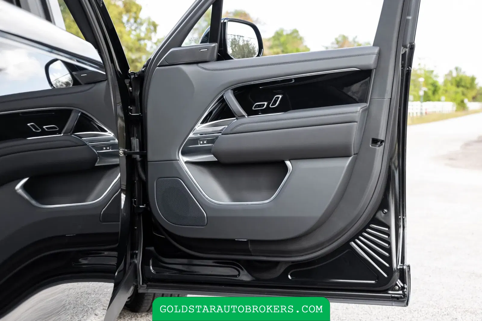 2023 Land Rover Range Rover P530 SE