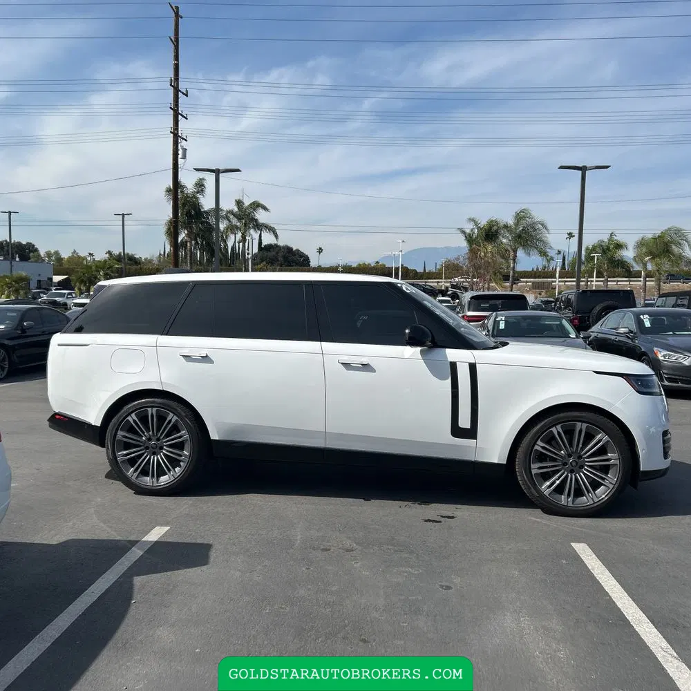 2023 Land Rover Range Rover P530 SE LWB