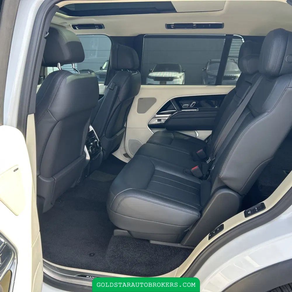 2023 Land Rover Range Rover P530 SE LWB