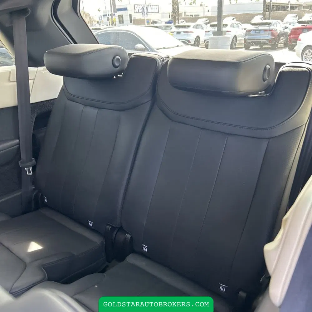 2023 Land Rover Range Rover P530 SE LWB