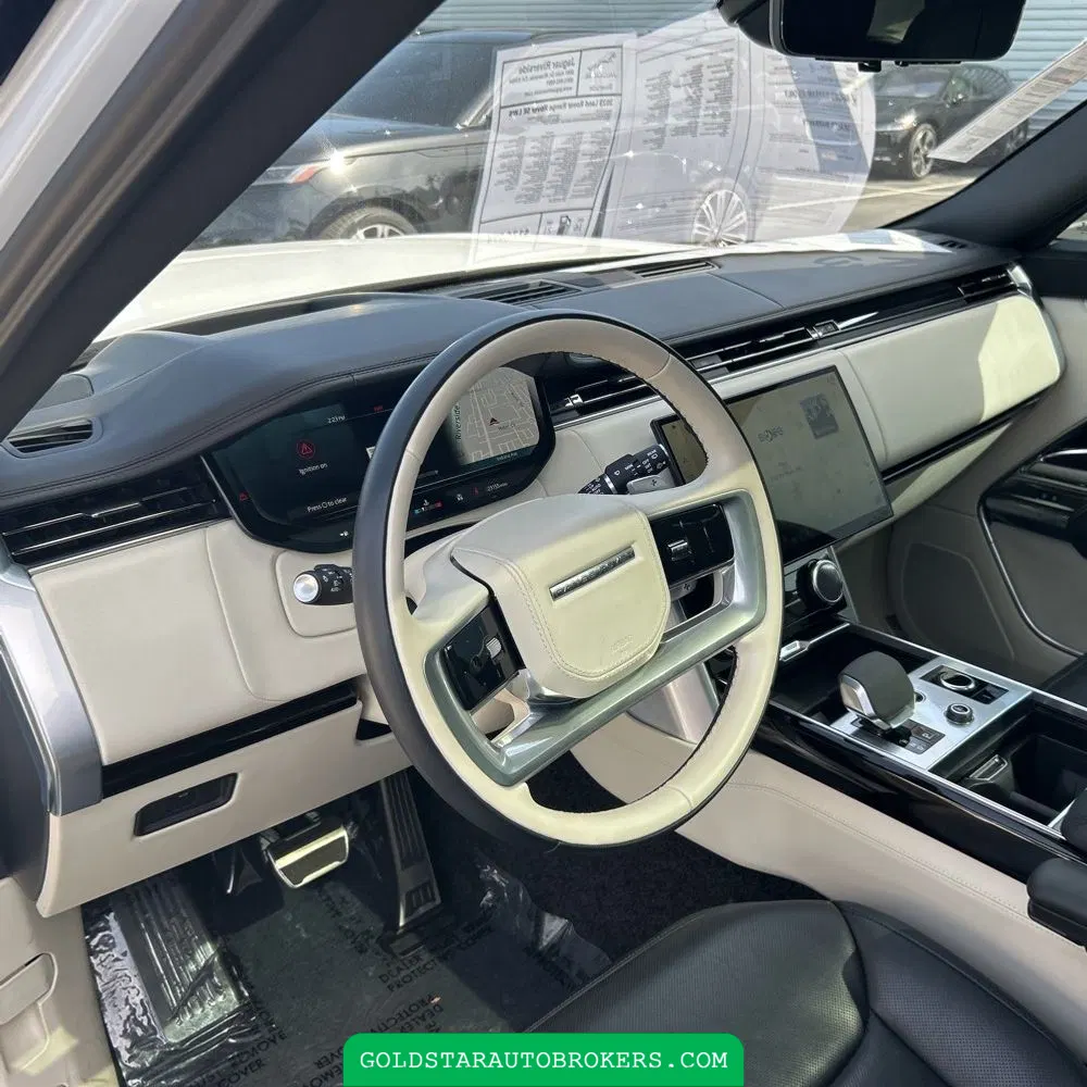 2023 Land Rover Range Rover P530 SE LWB