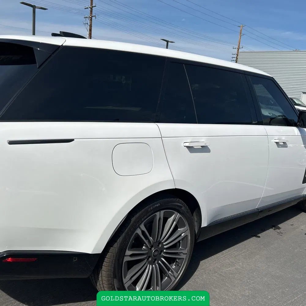 2023 Land Rover Range Rover P530 SE LWB