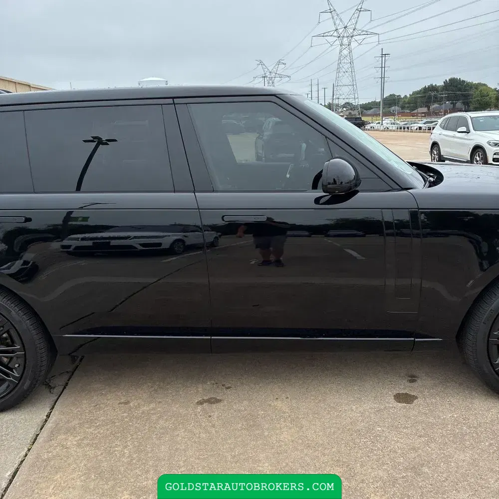 2025 Land Rover Range Rover SE P530