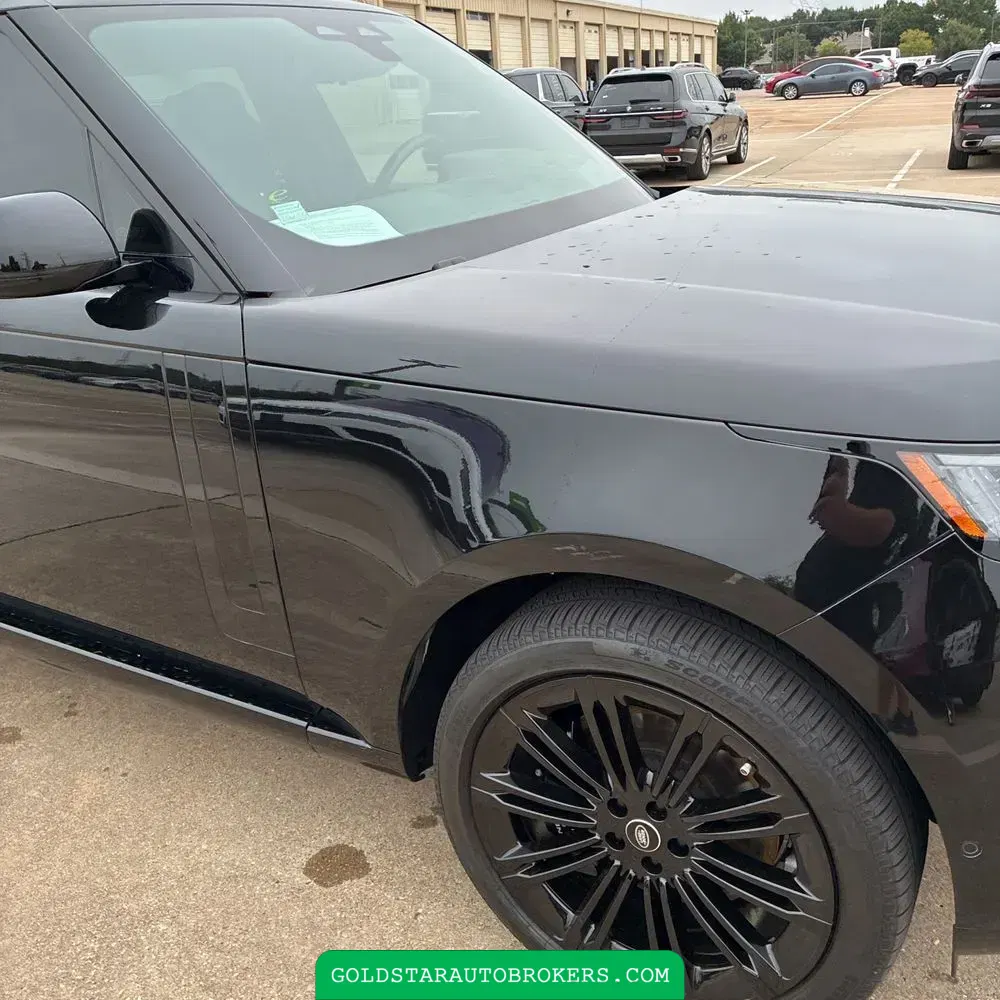 2025 Land Rover Range Rover SE P530