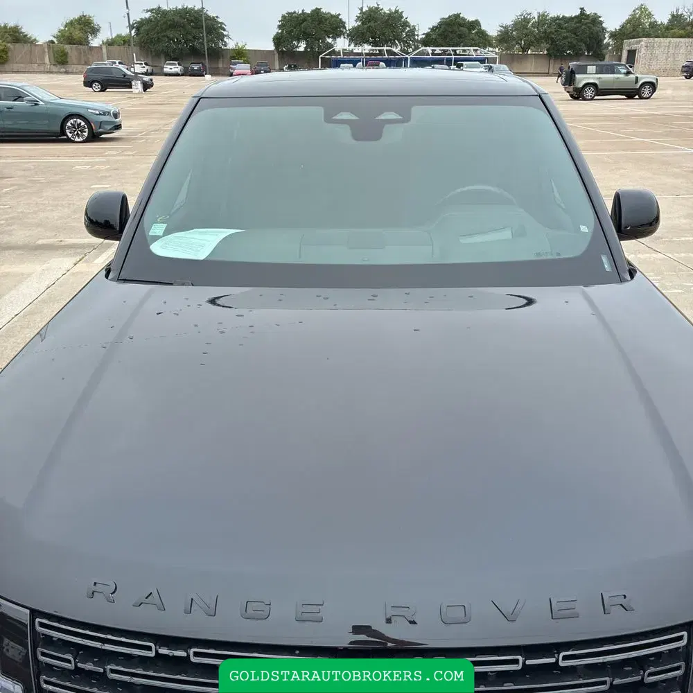 2025 Land Rover Range Rover SE P530