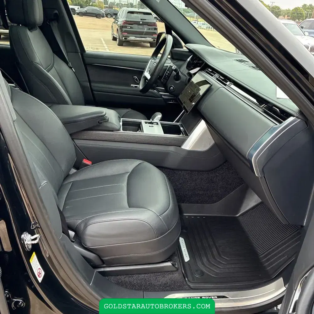 2025 Land Rover Range Rover SE P530