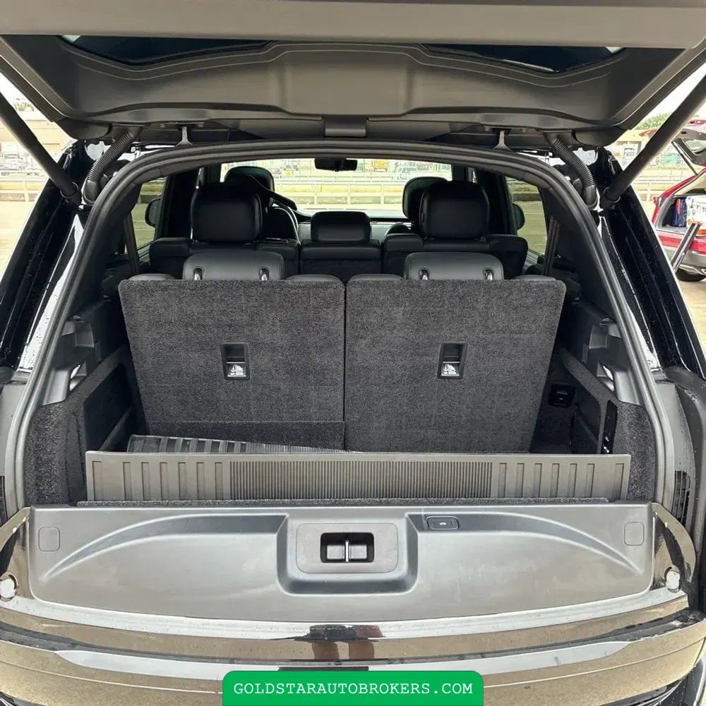 2025 Land Rover Range Rover SE P530