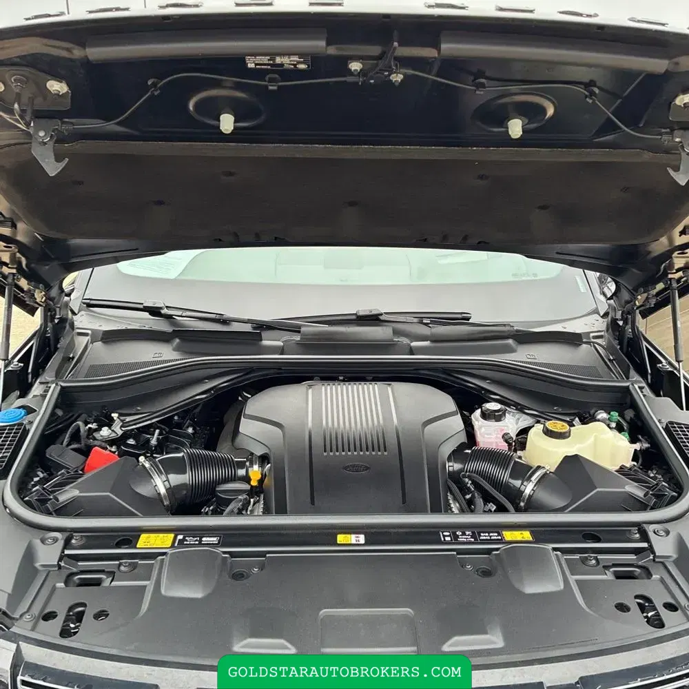 2025 Land Rover Range Rover SE P530