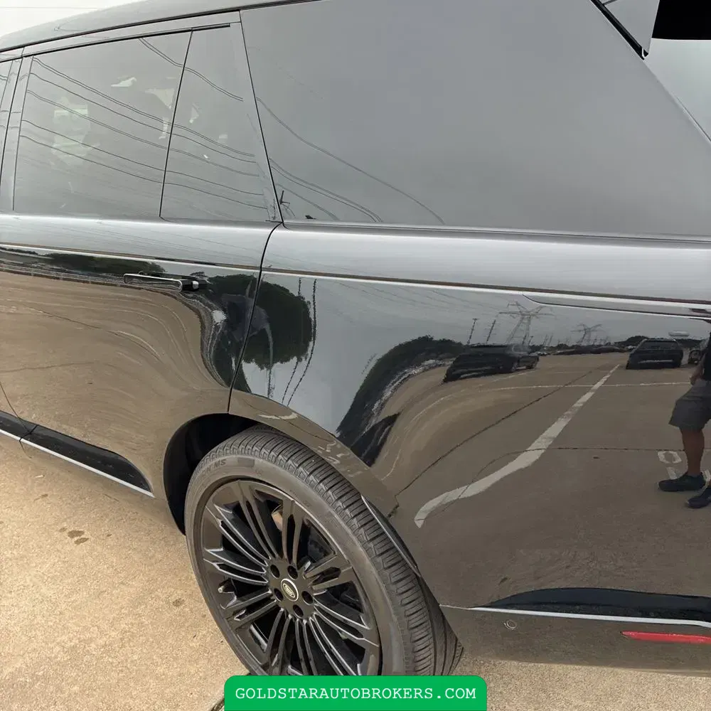 2025 Land Rover Range Rover SE P530