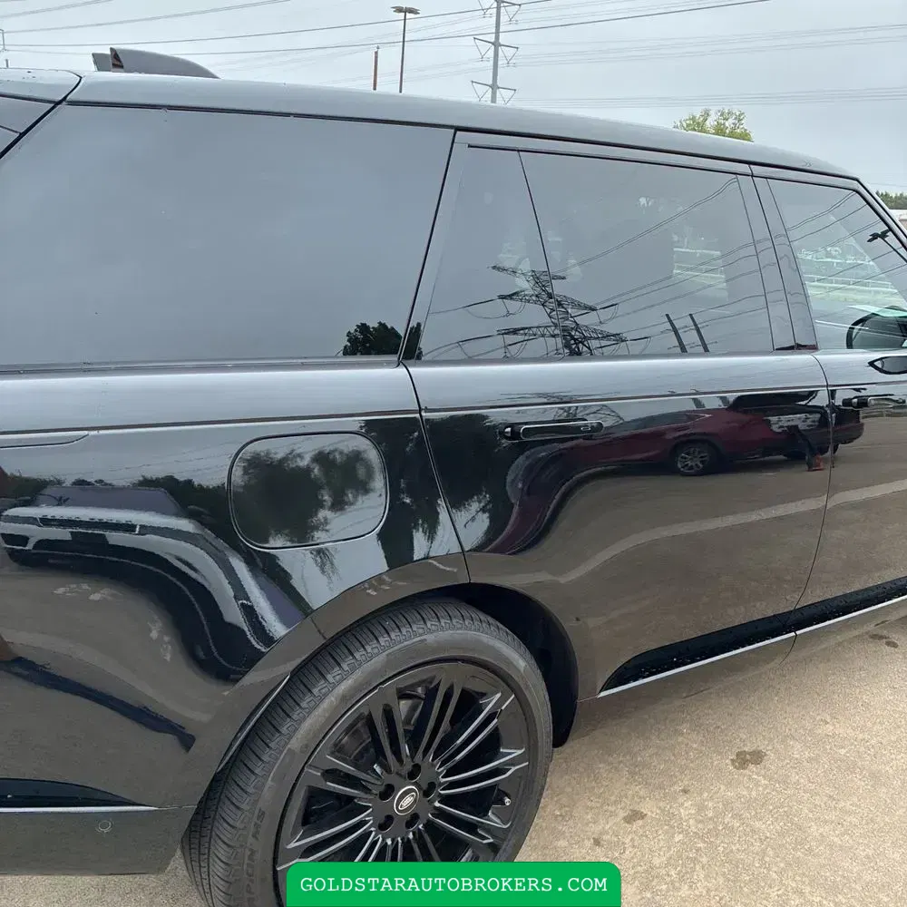 2025 Land Rover Range Rover SE P530