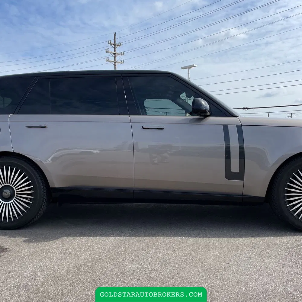 2023 Land Rover Range Rover P400 SE LWB