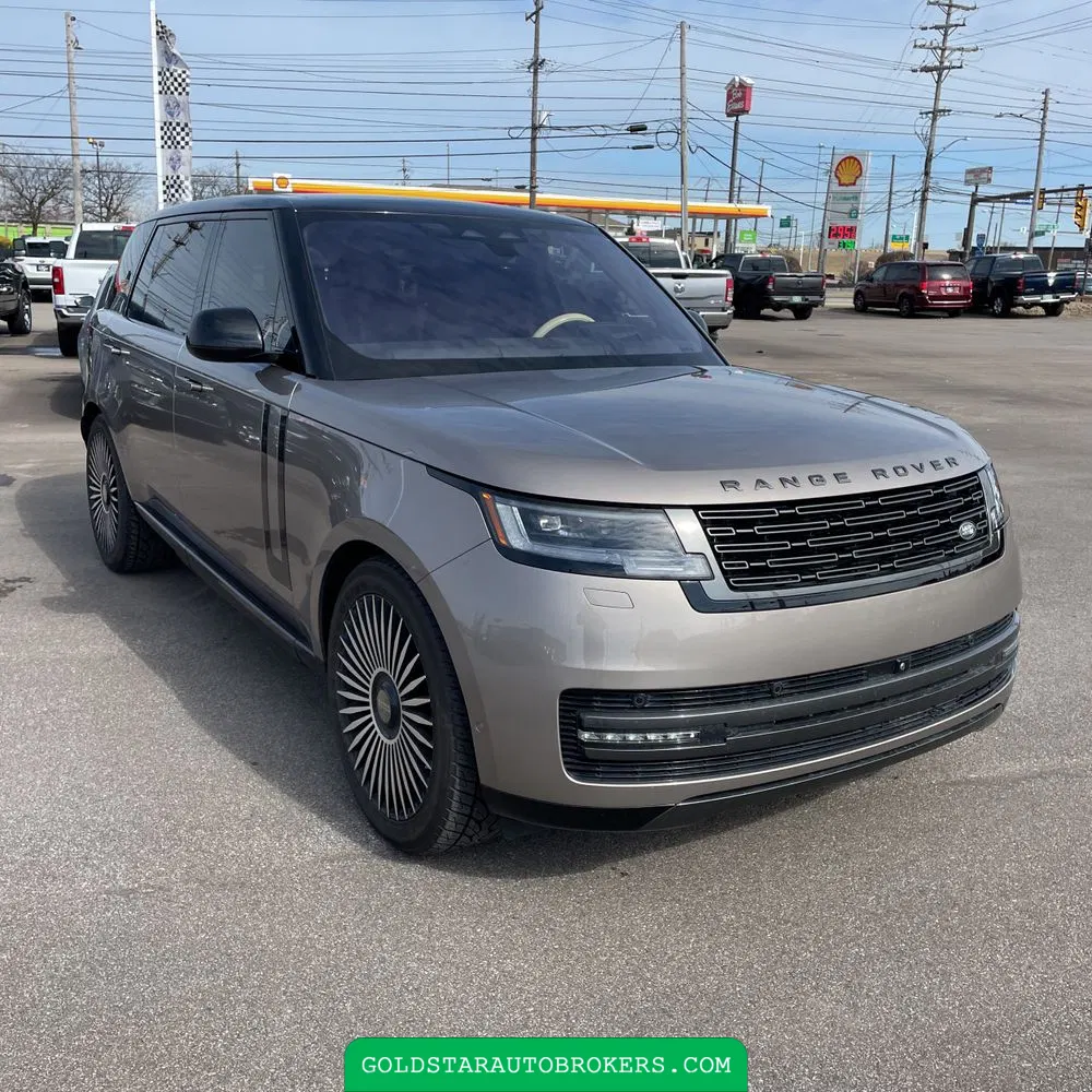 2023 Land Rover Range Rover P400 SE LWB