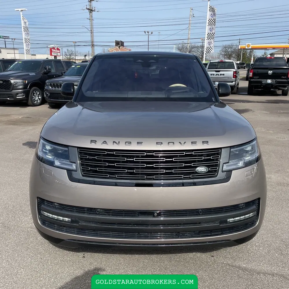 2023 Land Rover Range Rover P400 SE LWB