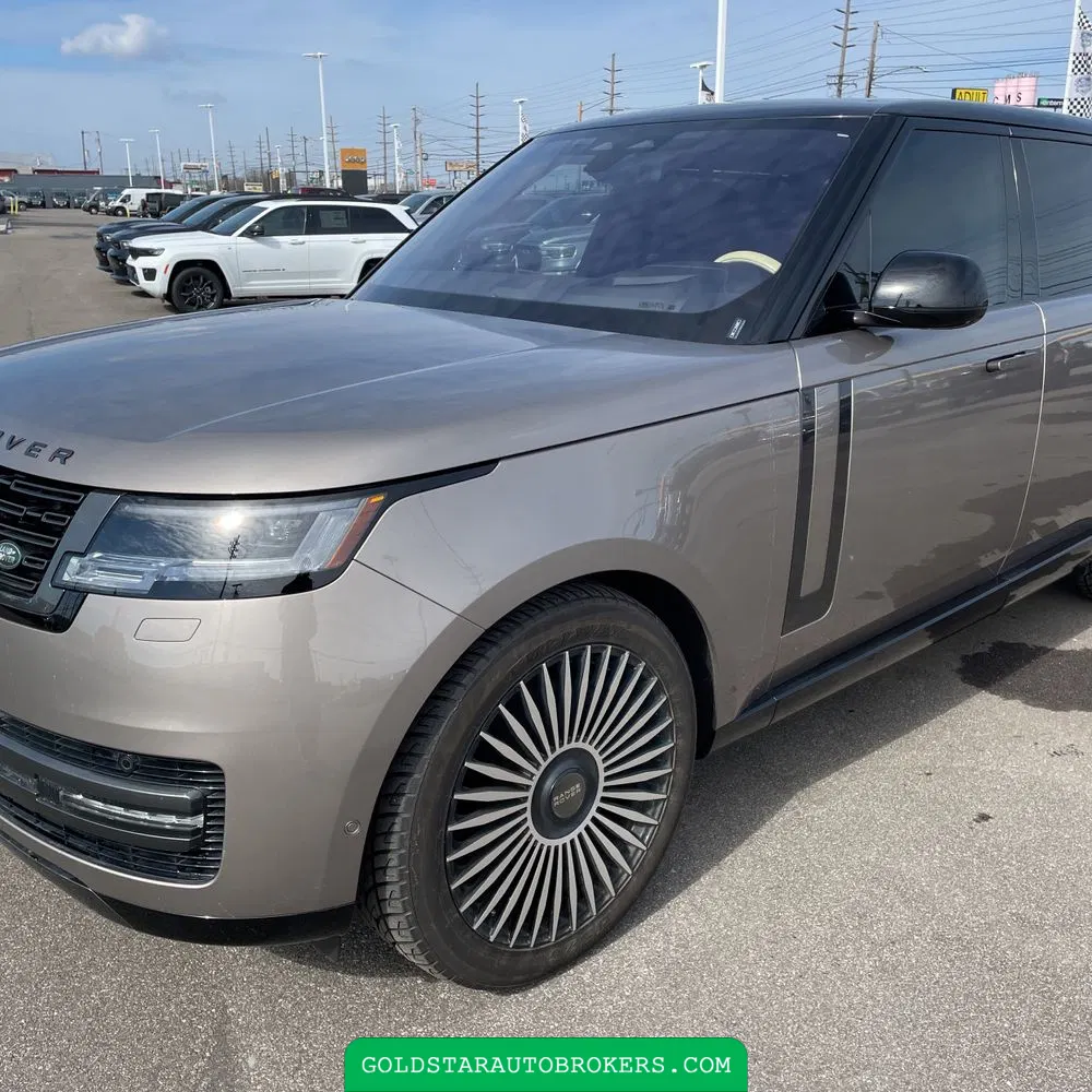 2023 Land Rover Range Rover P400 SE LWB