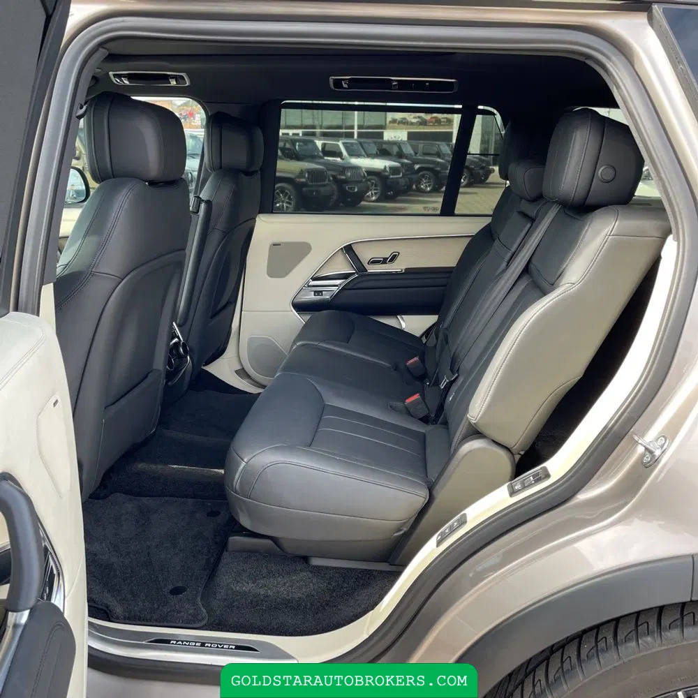 2023 Land Rover Range Rover P400 SE LWB