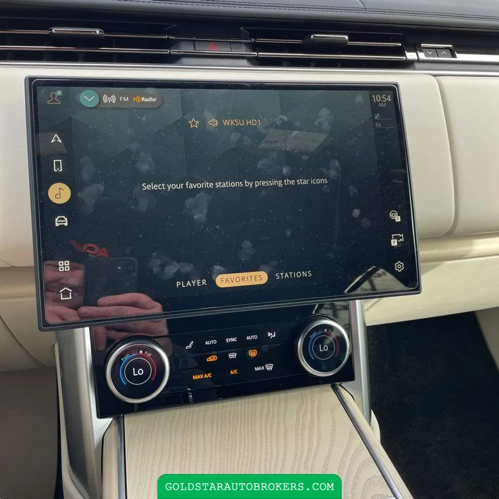 2023 Land Rover Range Rover P400 SE LWB