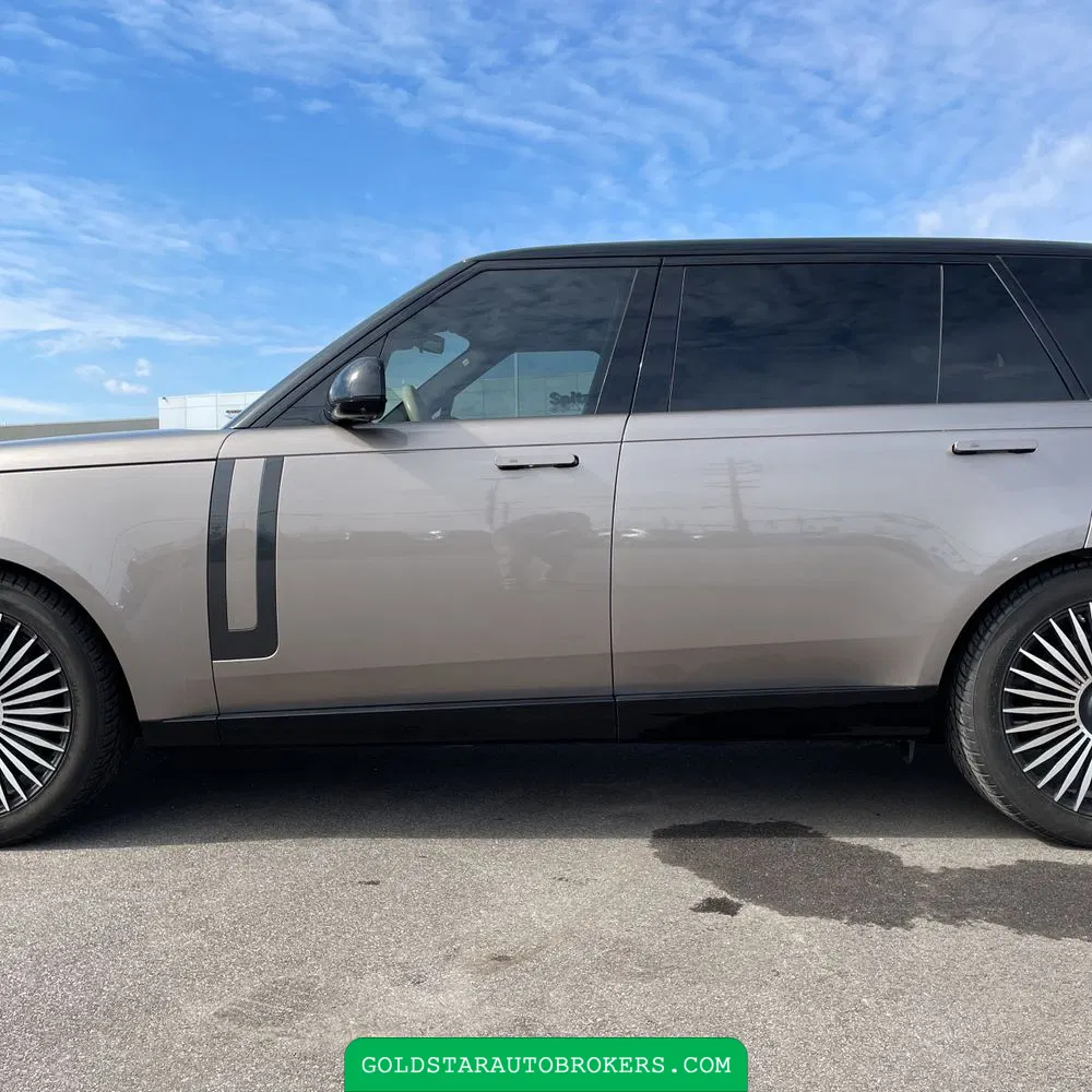 2023 Land Rover Range Rover P400 SE LWB