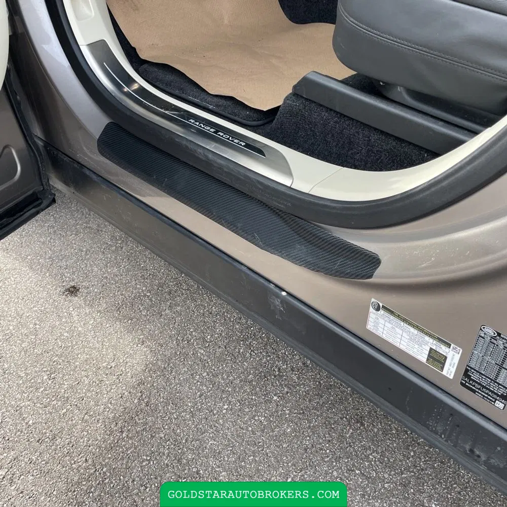 2023 Land Rover Range Rover P400 SE LWB