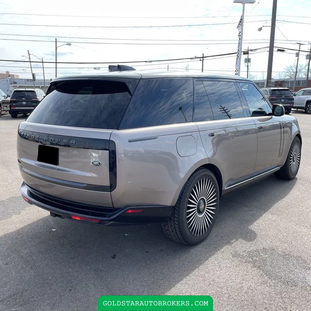 2023 Land Rover Range Rover P400 SE LWB