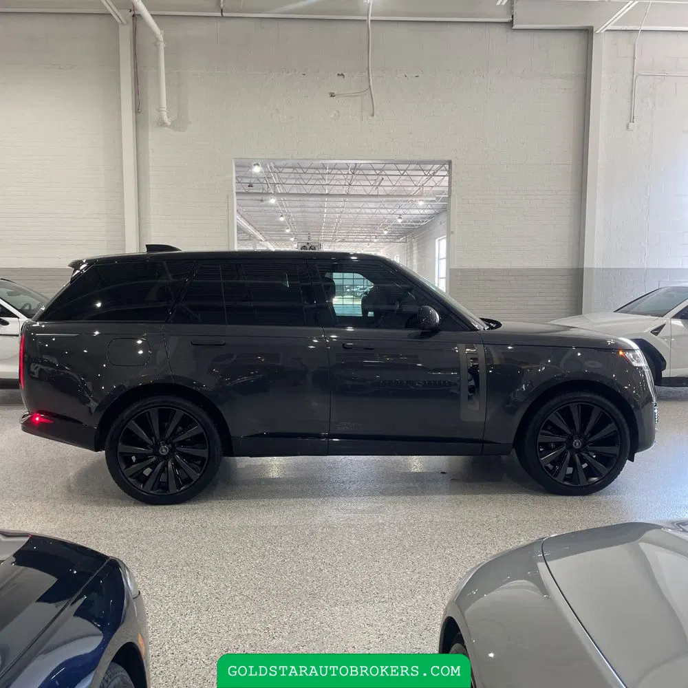 2024 Land Rover Range Rover SV P615