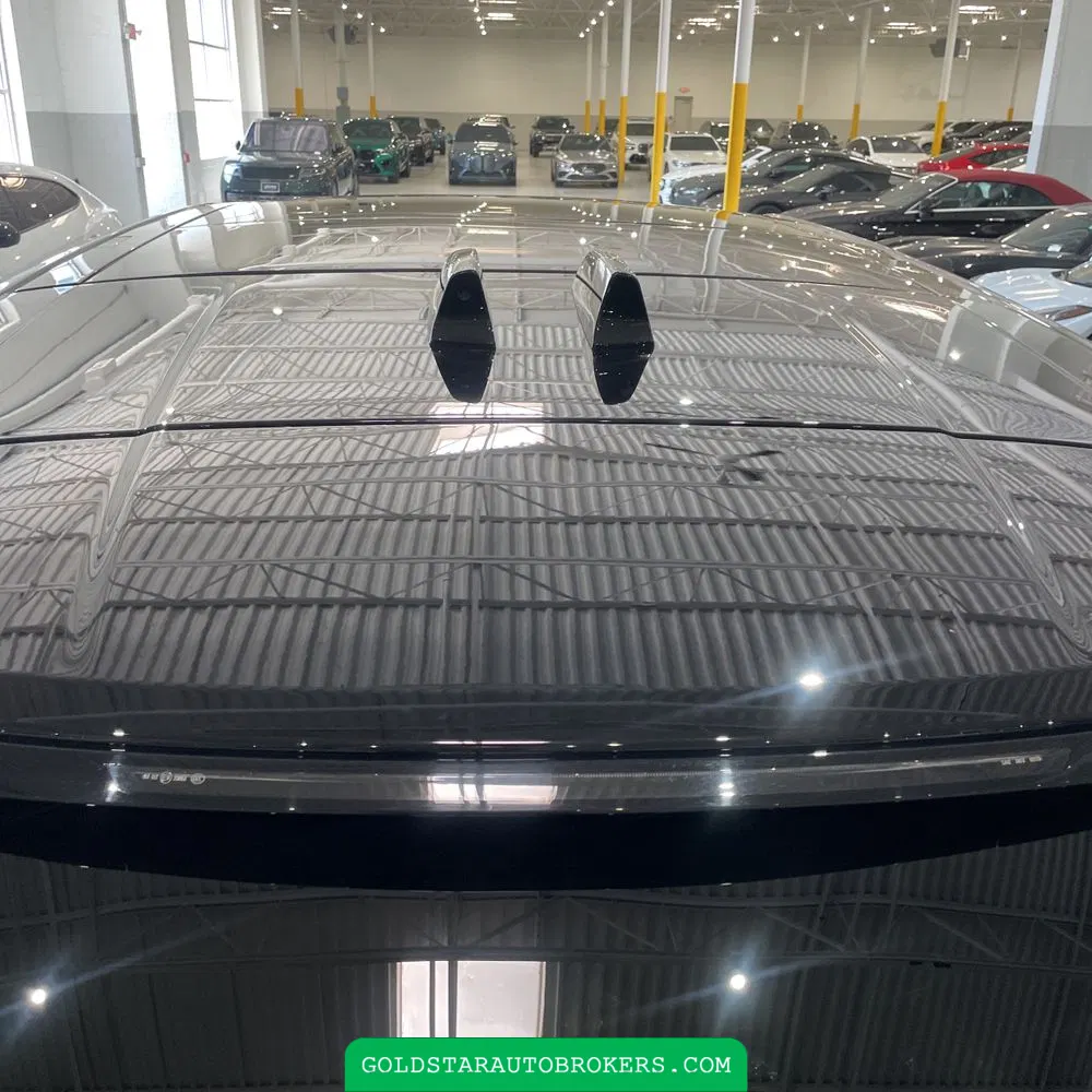 2024 Land Rover Range Rover SV P615