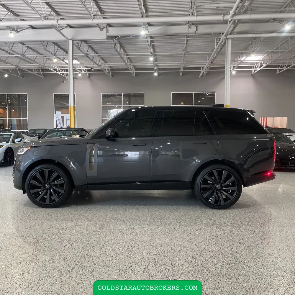 2024 Land Rover Range Rover SV P615