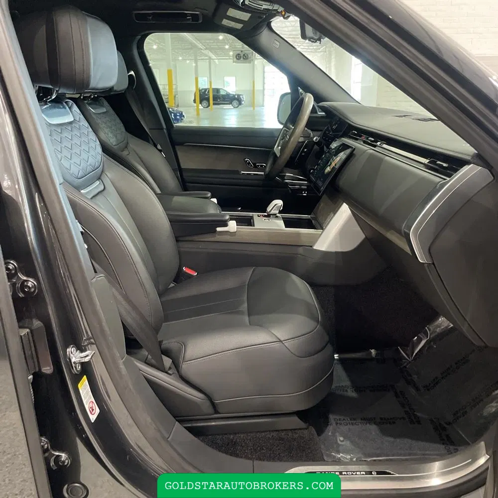 2024 Land Rover Range Rover SV P615