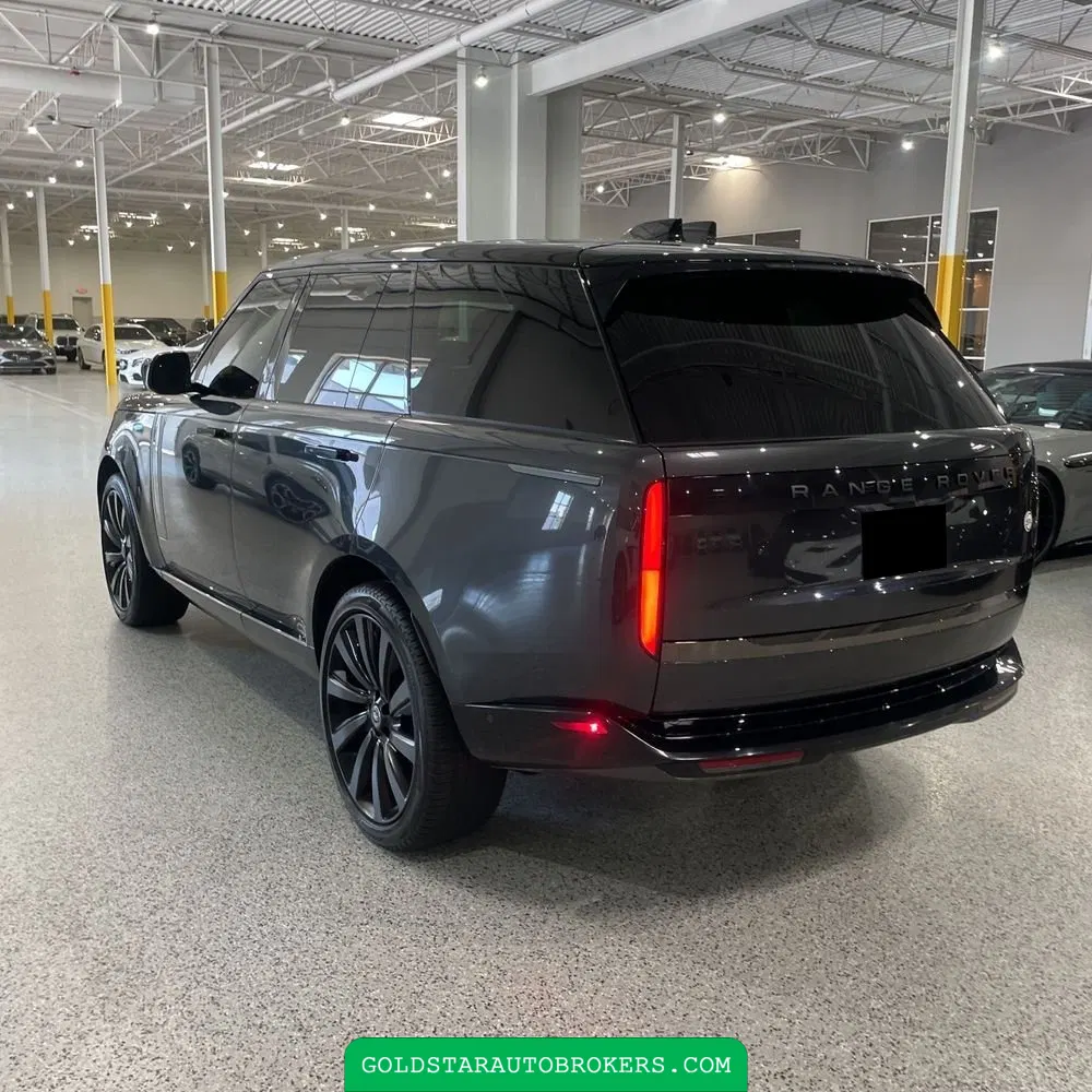 2024 Land Rover Range Rover SV P615