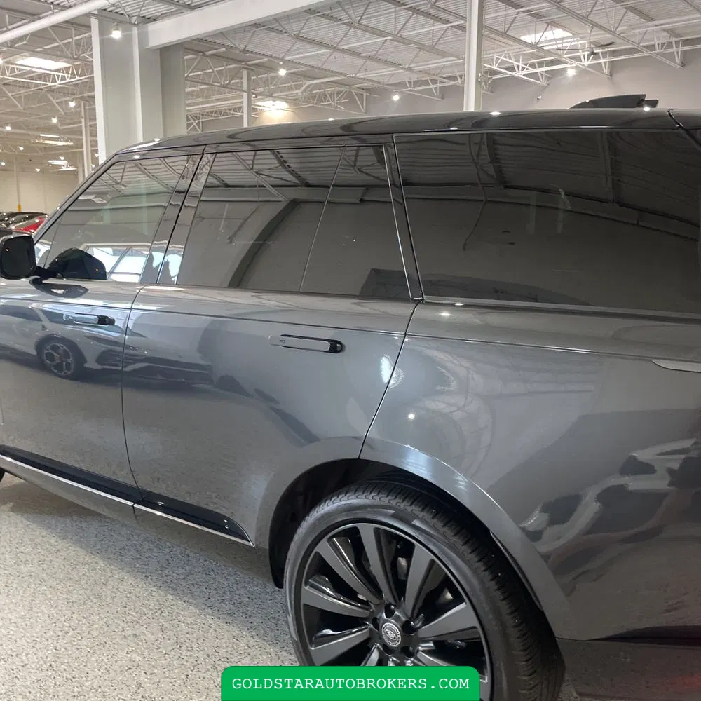 2024 Land Rover Range Rover SV P615