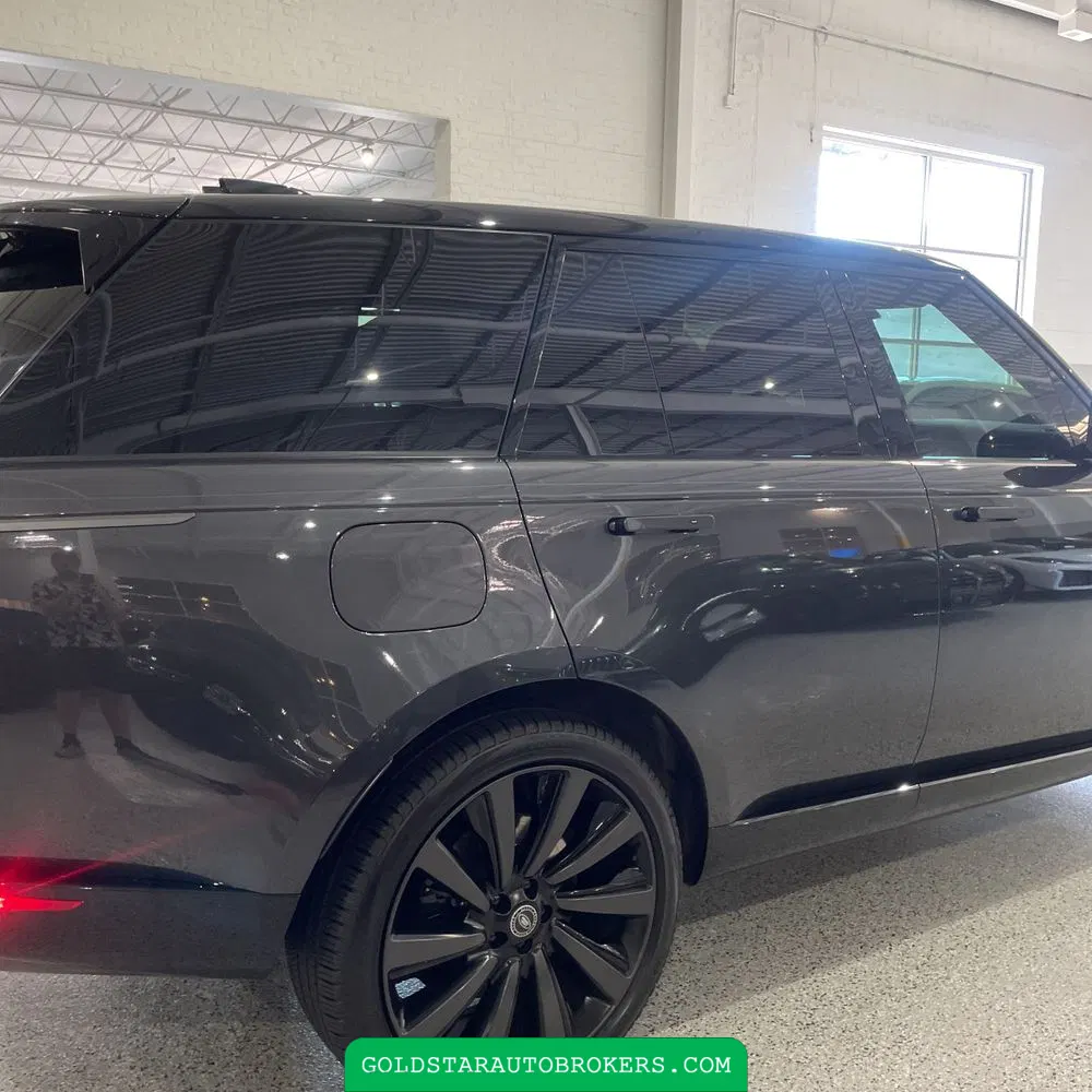 2024 Land Rover Range Rover SV P615