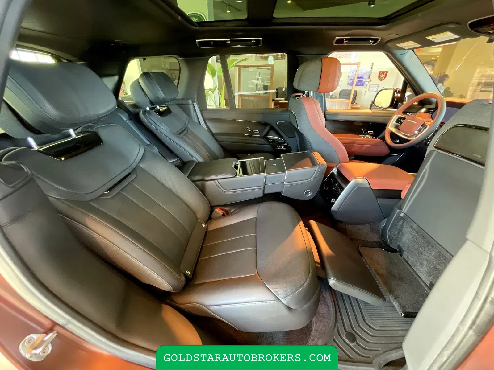 2024 Land Rover Range Rover P615 SV SWB