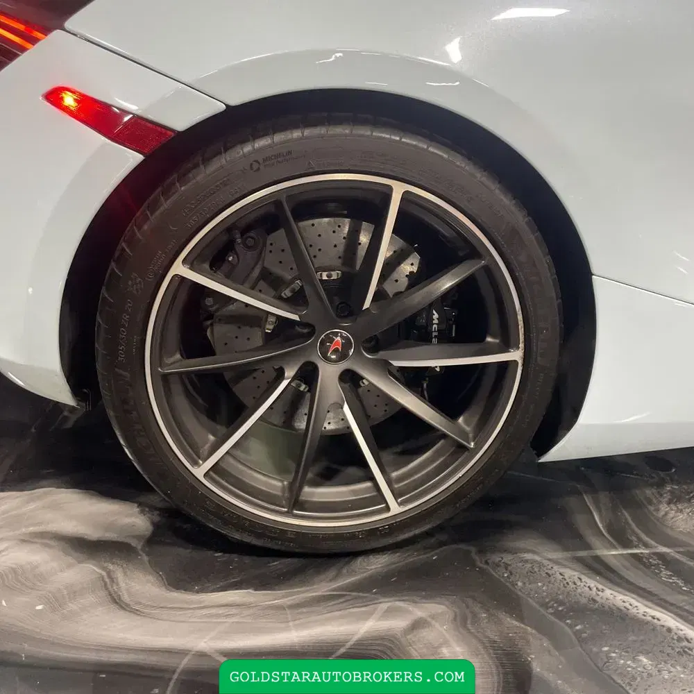 2018 McLaren 720S Base