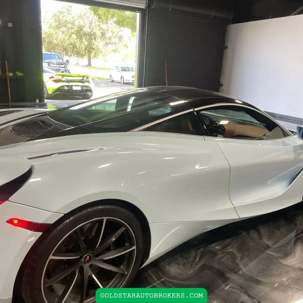2018 McLaren 720S Base