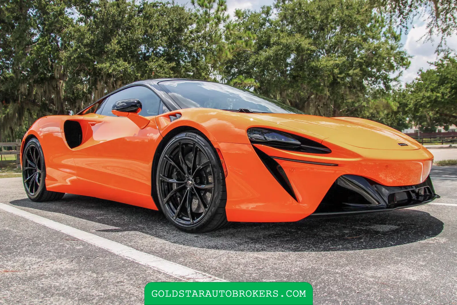 2023 McLaren Artura Performance