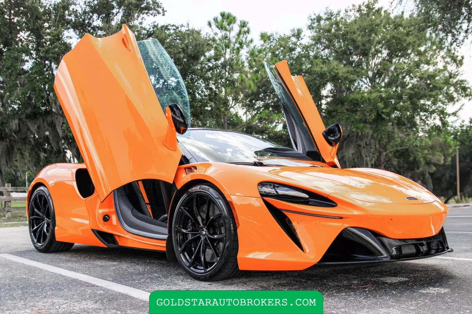 2023 McLaren Artura Performance