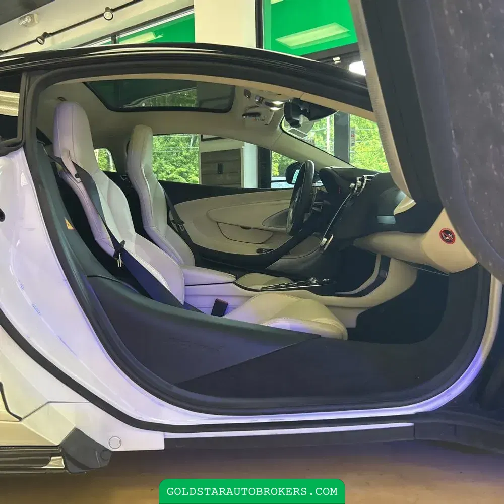 2022 McLaren GT Base 2D Coupe