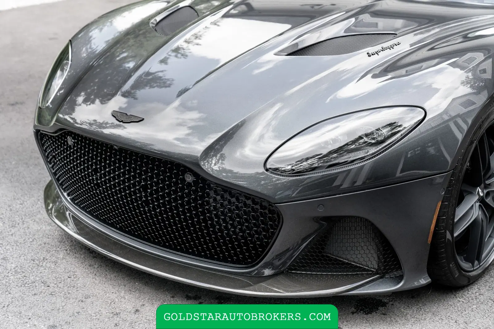 2022 Aston Martin DBS Superleggera Volante