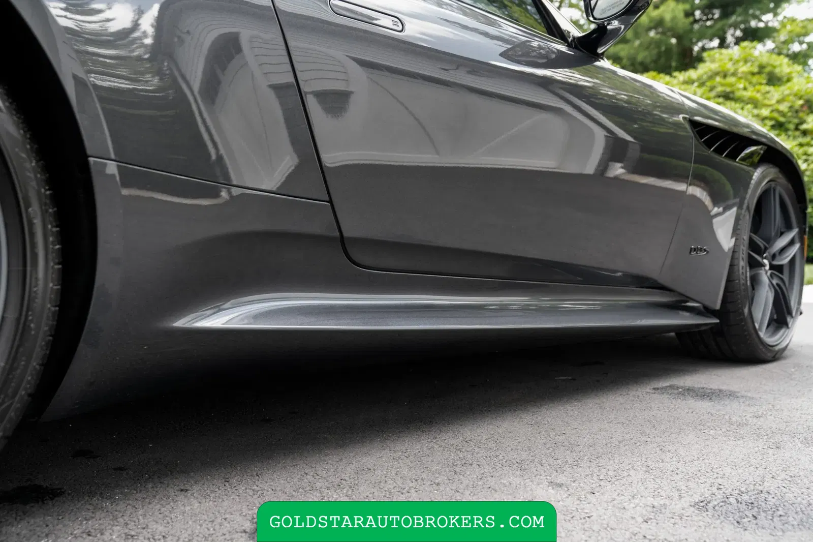 2022 Aston Martin DBS Superleggera Volante