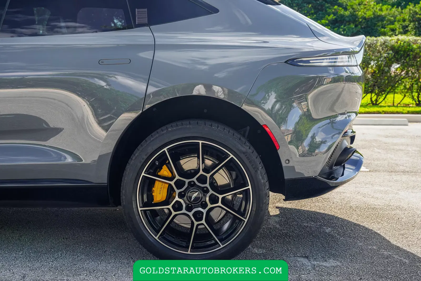 2021 Aston Martin DBX